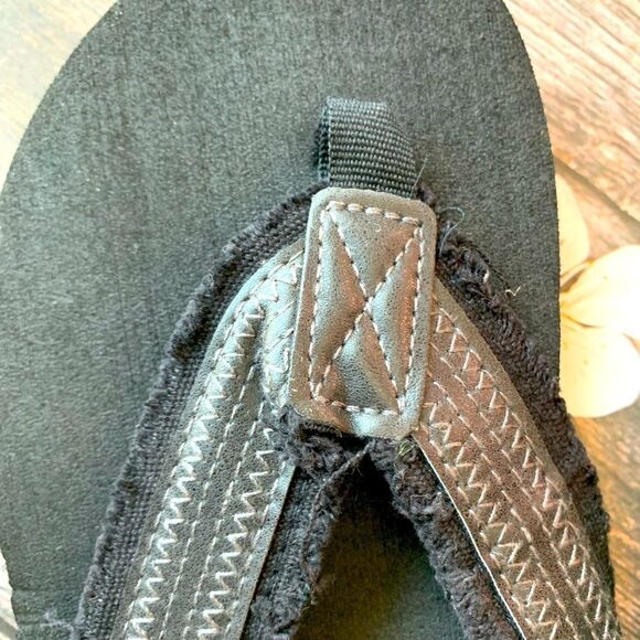 Men’s Bottle Top Opener Sandals - Picture 6 of 6